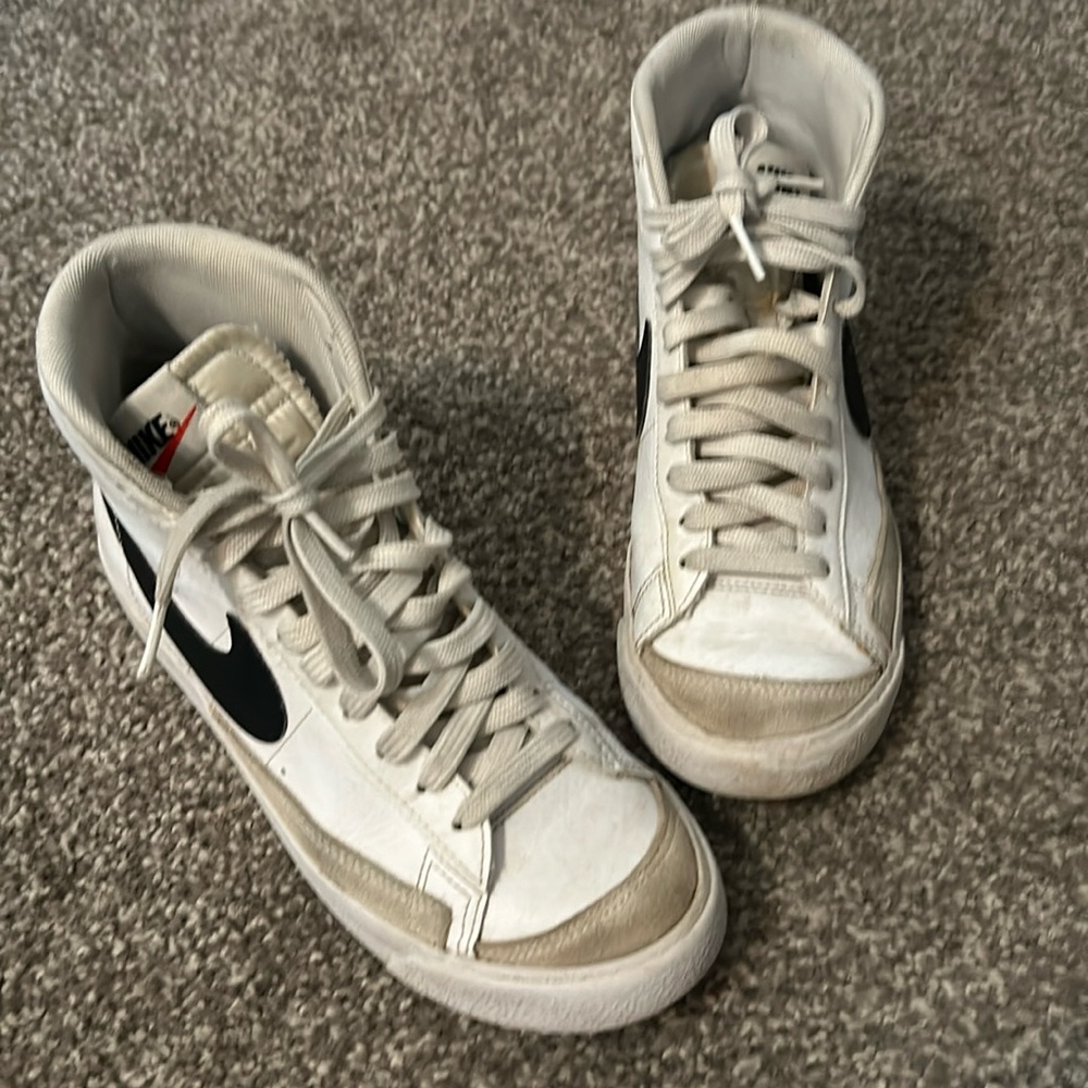 Nike Kids White and Black Sneakers